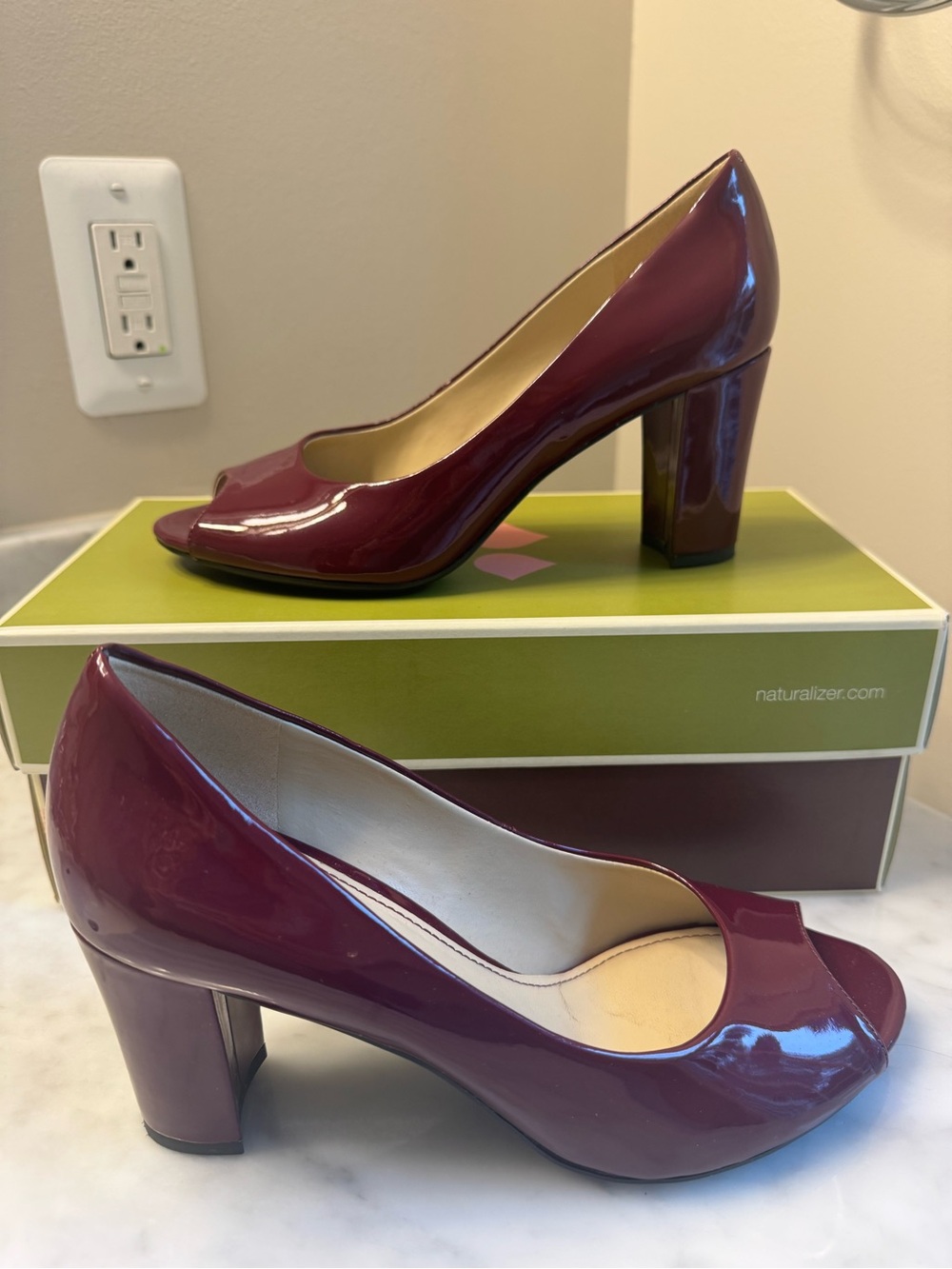 Naturalizer Carmen Patent Leather Burgandy Peep-Toe Block Heels 6 1/2